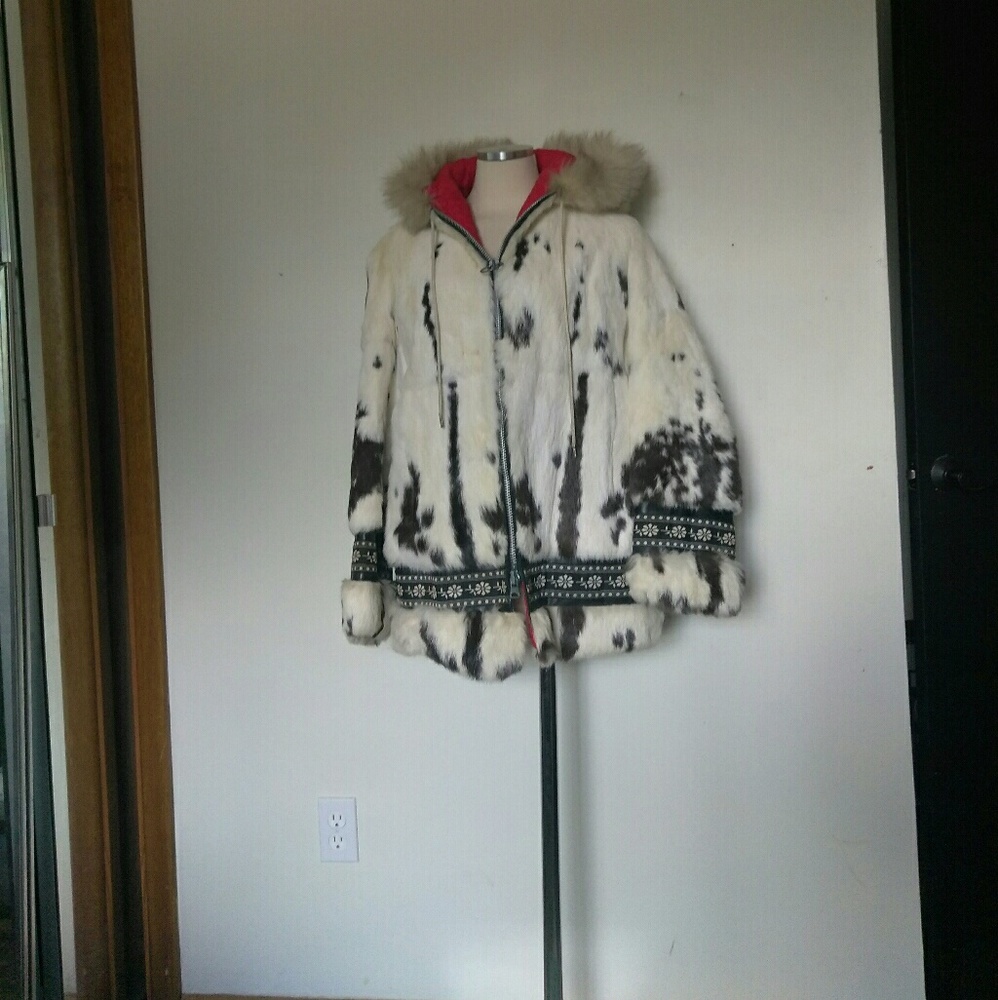 Hooded fur jacket with thick lining